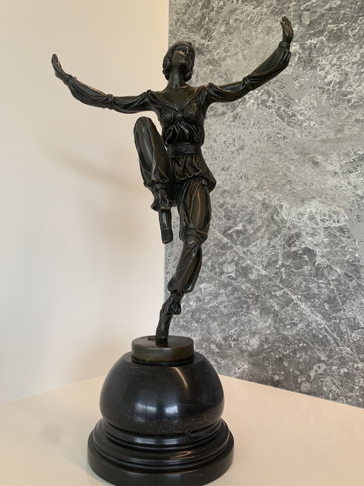 Statue de danseuse en bronze Art Déco par Pierre Lauel