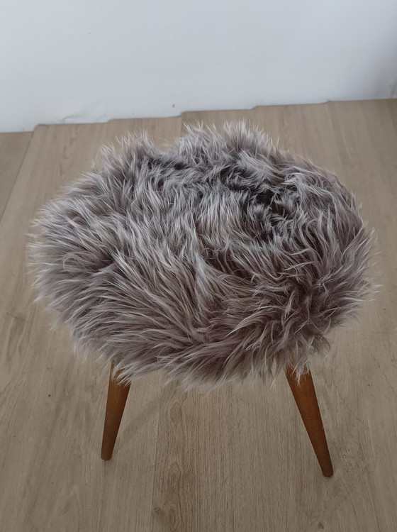 Tabouret Shaggy Années Cinquante – Poufs & repose-pieds, Textile, Bois (photo 4 of 7)