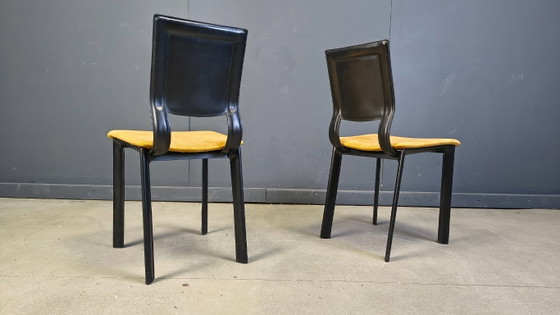 Image 1 of Vintage eetkamerstoelen van zwart leer en gele stof, set van 6, jaren 80