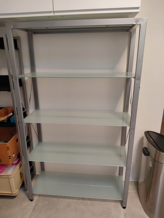 Image 1 of Librería de diseño con cristal templado y acero