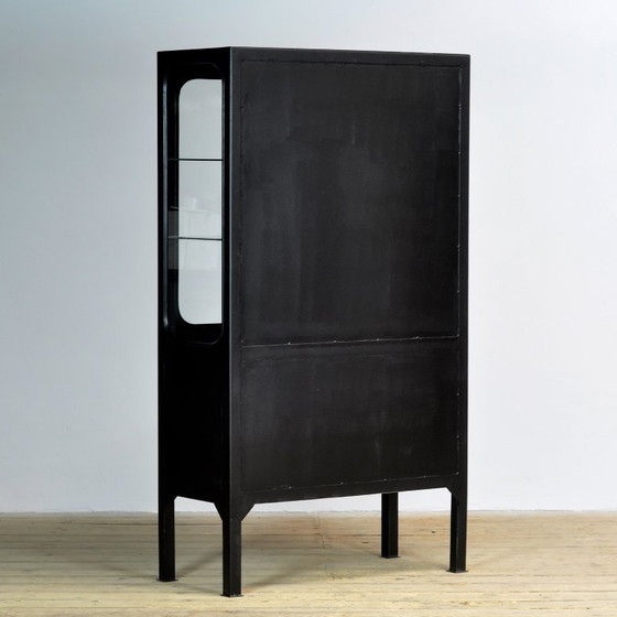 Gabinete médico antiguo, década de 1970. – Armarios, Glass, Metal (photo 10 of 10)