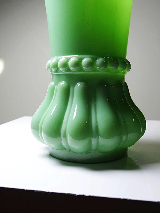 Grande vaso antico in cristallo opalino verde giada, circa . – Vasi, Vetro (photo 8 of 15)