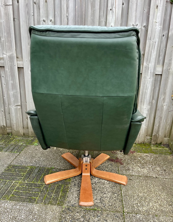 Image 1 of Groen leren retro relaxfauteuil 