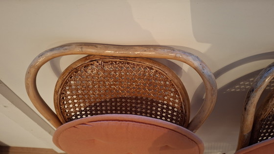 Image 1 of 3 chaises vintage en osier de style Thonet avec coussins amovibles