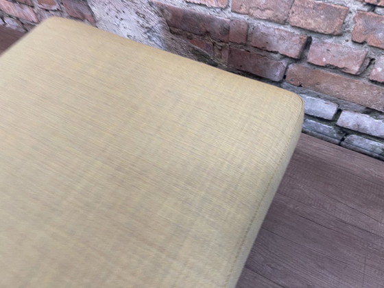 Image 1 of Pouf giallo