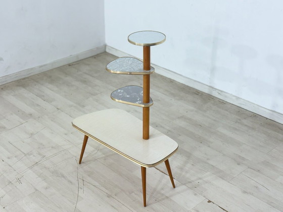Image 1 of Vintage plantenstandaard uit het midden van de 20e eeuw | Niervormige tafel met meerdere lagen uit de jaren 60