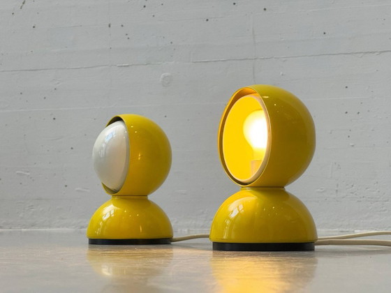 Image 1 of Set di 2 lampade da tavolo gialle Eclisse di Vico Magistretti per Artemide, Italia, anni '60