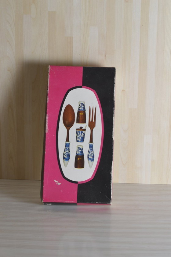 Image 1 of Utensilios de servir asiáticos de madera y porcelana / pimentero y sal