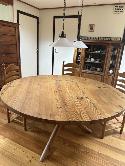 Rare Table Ronde XL en Pin Style Scandinave (Ø150 À 188 Cm) – Brutalisme Années 70