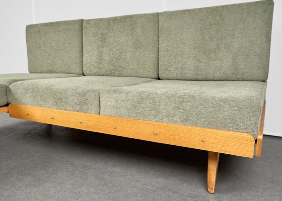 Vintage Hoekbankbed met Ottoman, jaren 60, Tsjecho-Slowakije – Tatra Nábytok, 3-5 zitsbanken, Textiel, Hout (photo 5 of 15)
