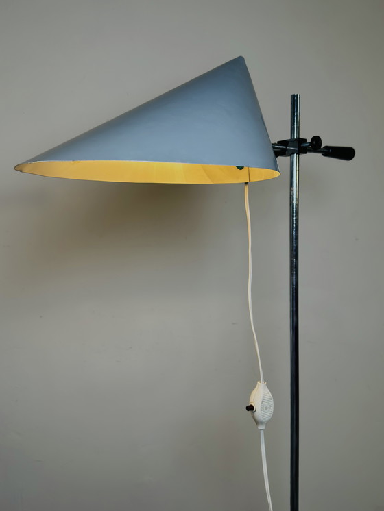 Image 1 of D-2003 BODENLAMPE VON JAN JASPERS FÜR RAAK AMSTERDAM, NIEDERLANDE, 1950er Jahre
