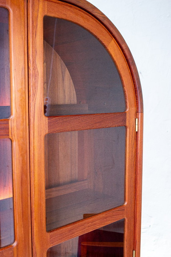 Image 1 of Vintage teakhouten vitrinekast/hoge kast, Dyrlund Deense ladekast, midden 20e eeuw