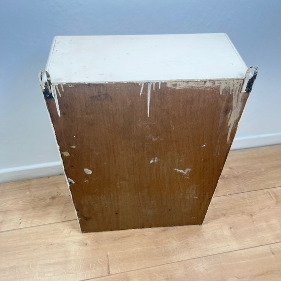 Image 1 of Antieke crèmekleurige medicijnkast, 20e eeuw