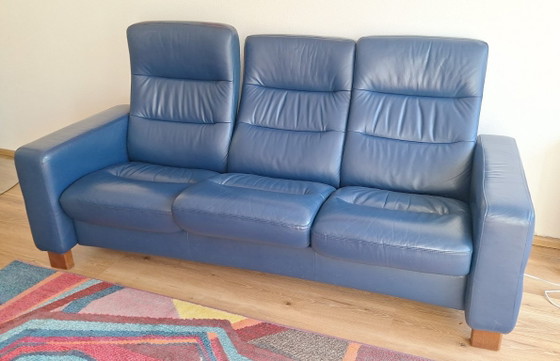 Blue leather 3-seater sofa by Stressless – 3-5 seaters, Wood (photo 4 of 5)