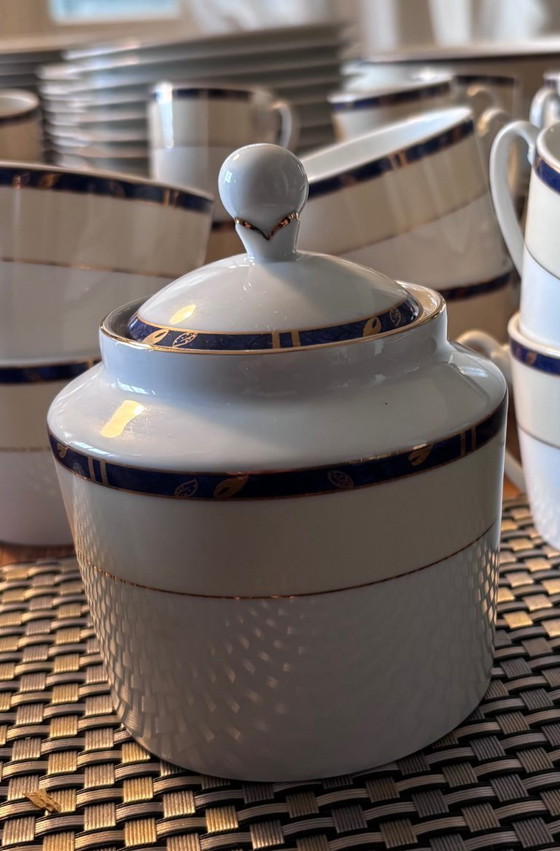 Image 1 of Service de table Guy Degrenne. 117 pièces, complet. Porcelaine de Limoges. Neuf.