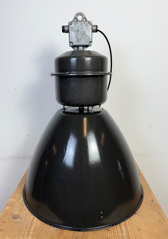 Image 1 of Grote zwarte geëmailleerde industriële hanglamp van Elektrosvit, jaren 60