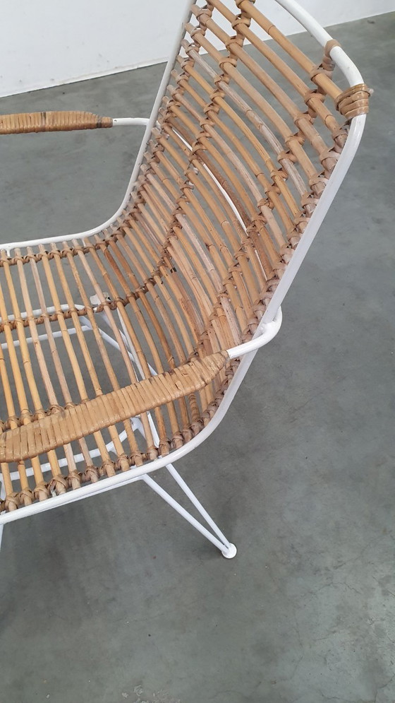 Fauteuil Kave Home Tishana en rotin, accoudoirs en métal blanc – Chaises de salle à manger, Metal, Rattan (photo 14 of 15)