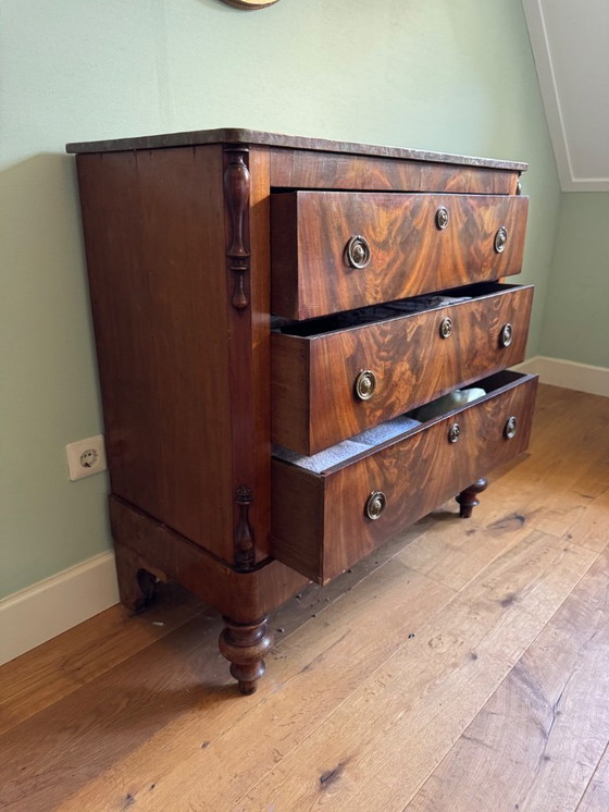 Image 1 of Cómoda antigua de caoba siglo XIX