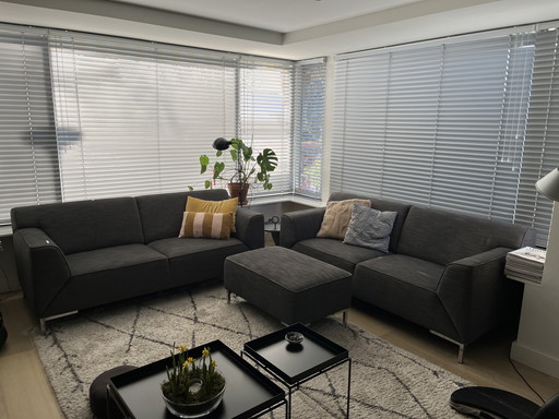 Twee banken 2,5 zits en hocker