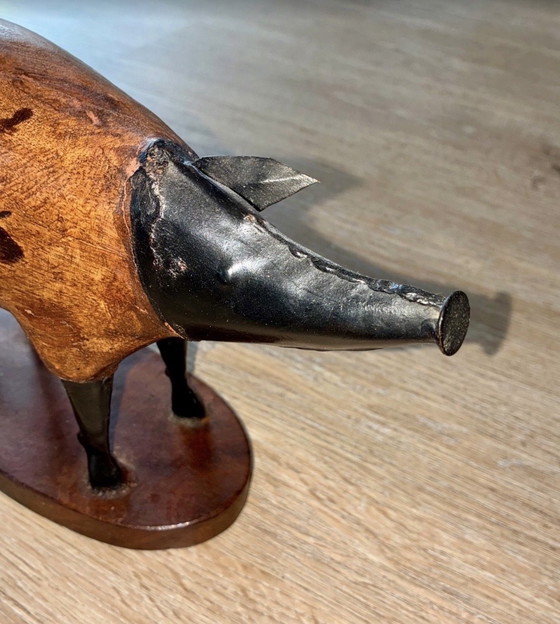 Image 1 of Scultura di maiale in legno e ferro