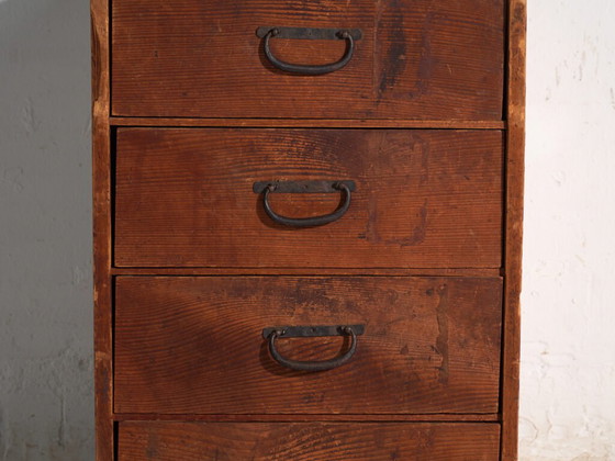 Antique Japanese tansu chest– Japan, circa 1910 – Chest of drawers (photo 35 of 40)