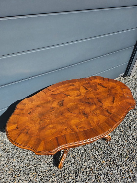 Image 1 of Tavolino da caffè in noce massello