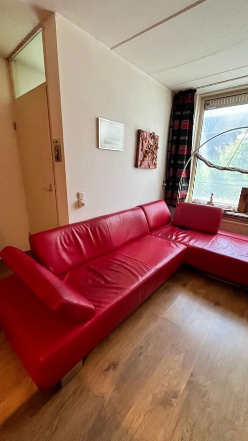 Rode leren design bank van Montel