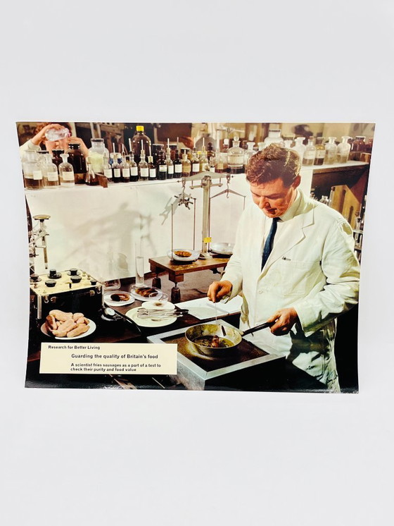 Image 1 of Set di 7 foto in cartone "ricerca per vivere meglio"