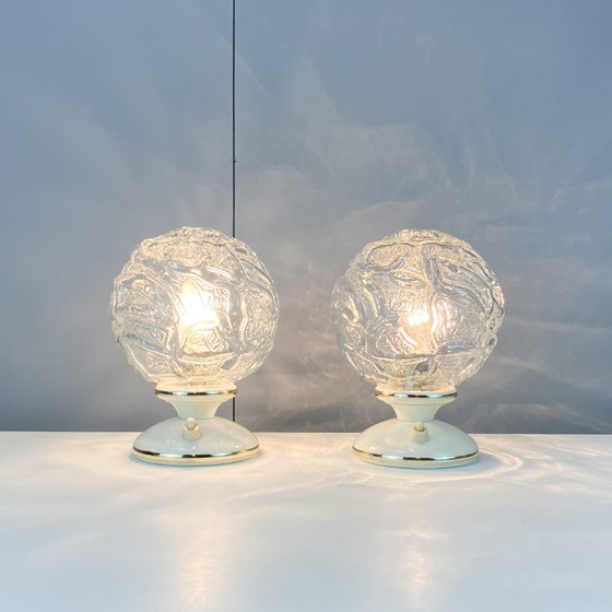 Image 1 of Ensemble de deux lampes de chevet et une suspension de Graebe, abat-jour en verre, années 1960