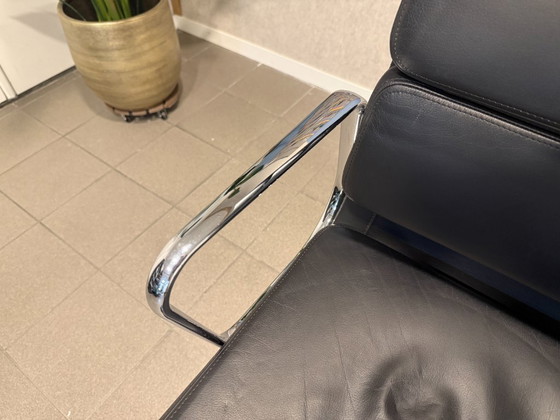 Vitra | Eames | EA219 | Black Leather & Chrome | 1 Piece – Office chairs, Aluminium (photo 11 of 15)