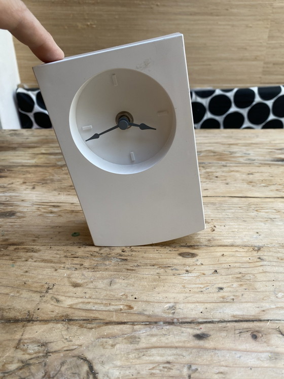 Invotis Orange Wiggle Wiggle Clock (IV085) – Plastic (photo 2 of 12)