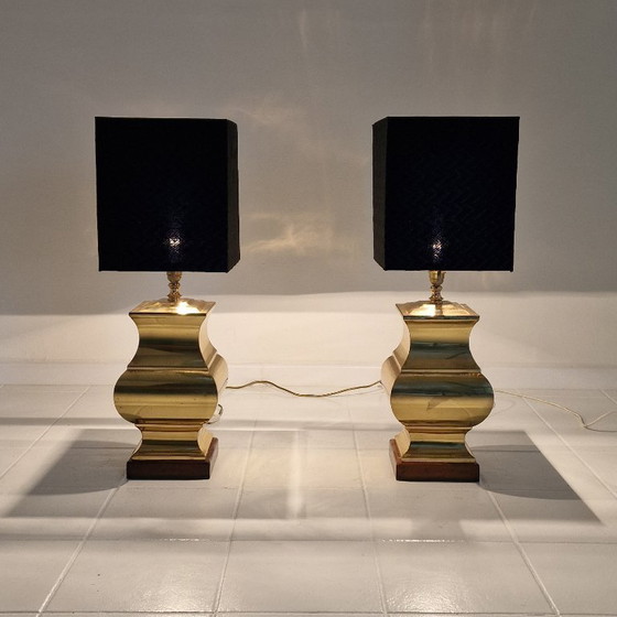 Image 1 of Paar grote Italiaanse Regency stijl tafellampen - Messing en hout met zwarte kappen