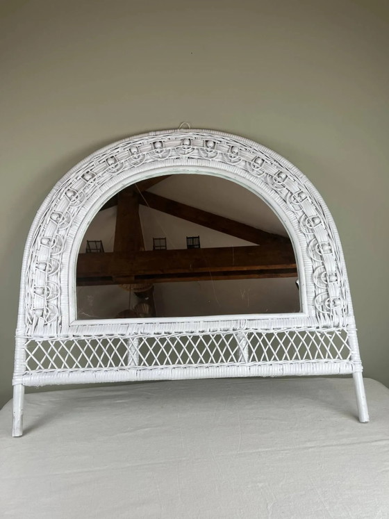 Halbmond-Weidenspiegel – Wicker, Rattan, Vintage (photo 7 of 7)