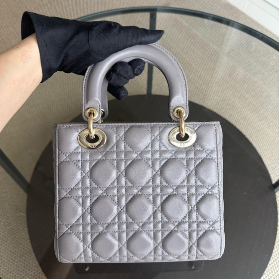 Image 1 of DIOR DONNA PICCOLO - PELLE DI AGNELLO CANNAGE GRIGIO FERRAMENTA GRIGIO ORO