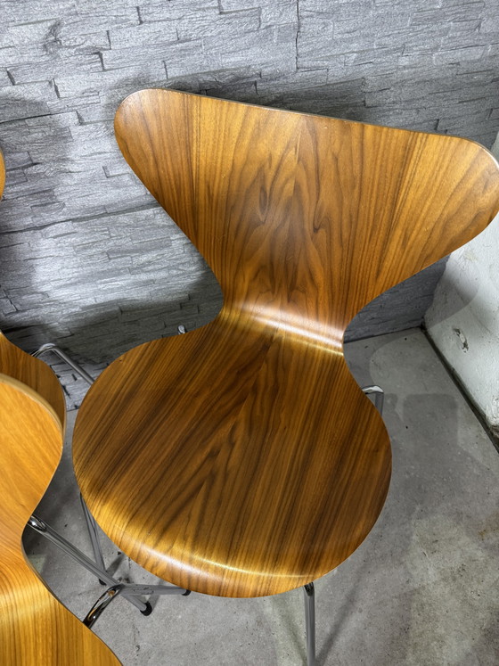 6 x Fritz Hansen Series 7 Butterfly Chair Walnut – Dining chairs, Wood, Chrome, Modern (photo 6 of 15)
