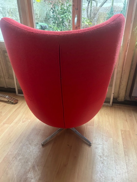 Image 1 of Réplica de la silla Red Egg