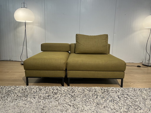 ZGAN Design sur Stock Fauteuil Lounge Aikon + Hocker Ochre Yellow