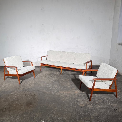 John Bone Teakhouten loungeset met twee fauteuils, volledig gerenoveerd. – 3 5 zitsbanken, Textile
