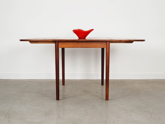 Image 1 of Table en palissandre, design danois, années 1970, fabrication : Danemark