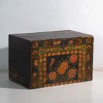 Baúl antiguo pintado en madera de pino – China, circa 1900 – Armarios de almacenamiento, Iron (photo 6 of 40)
