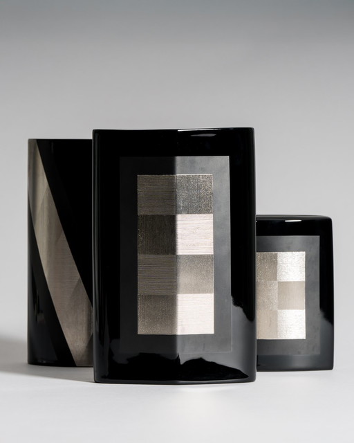 Helmut Drexler für Rosenthal "Platinnebel" Vase Trio Schwarzes glänzendes Porzellan mit Platindekor Deutschland 1980s