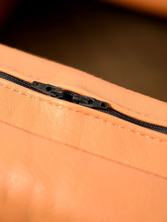 Image 1 of Een paar Scandinavische leren fauteuils uit de jaren 50.