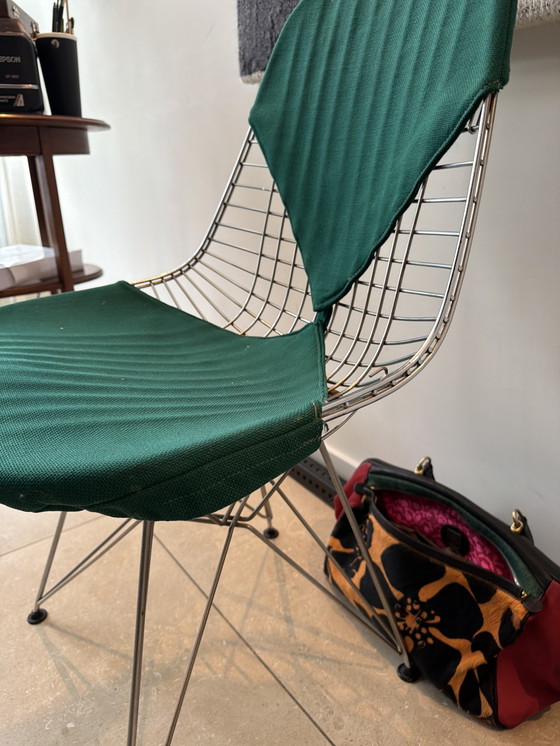 Image 1 of 5 chaises Vitra Eames originales avec leurs 5 revêtements d'origine