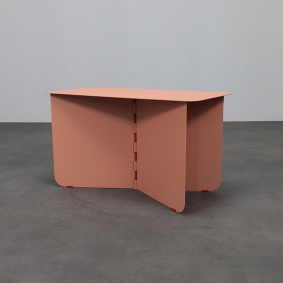 Image 1 of Table d'appoint Hinge Large de Lex Pott pour Puik Design rose