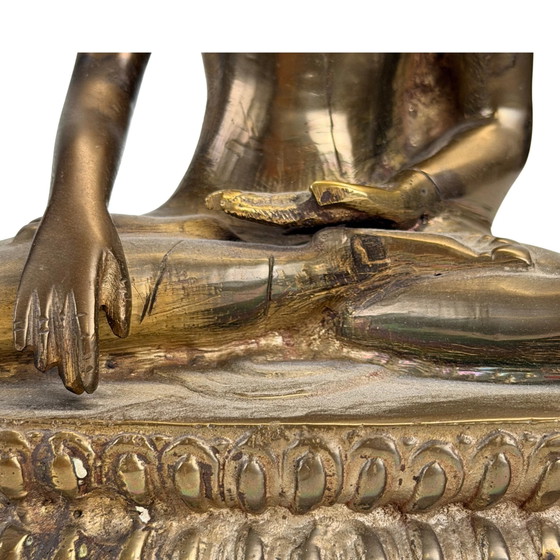 Antieke 19e-eeuwse Tibetaanse handgemaakte zittende Boeddha met significante patina – Beeldhouwkunst, Bronze (photo 3 of 11)