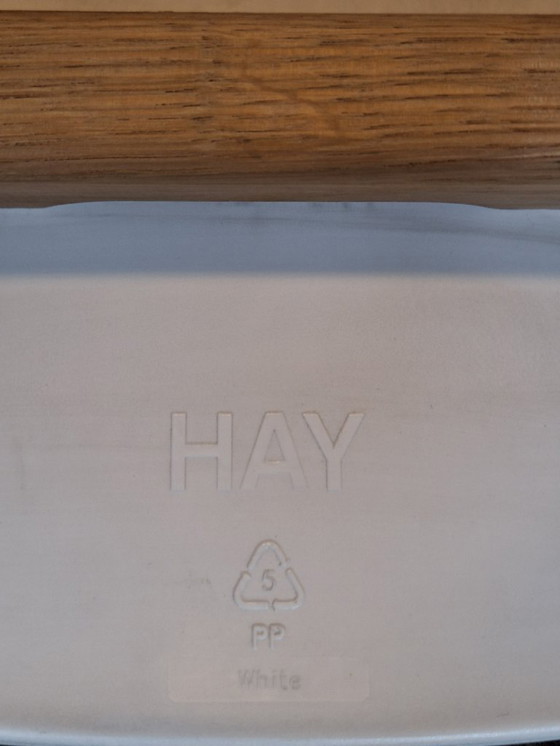 Image 1 of HAY AAS32 Designerhocker – Weißer Sitz & Eichengestell