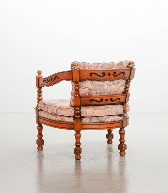 Image 1 of Giorgetti Gallery Collection Chaises longues en bois sculpté à la main avec tapisserie en gobelin, ensemble de 2. Italie, 1975.