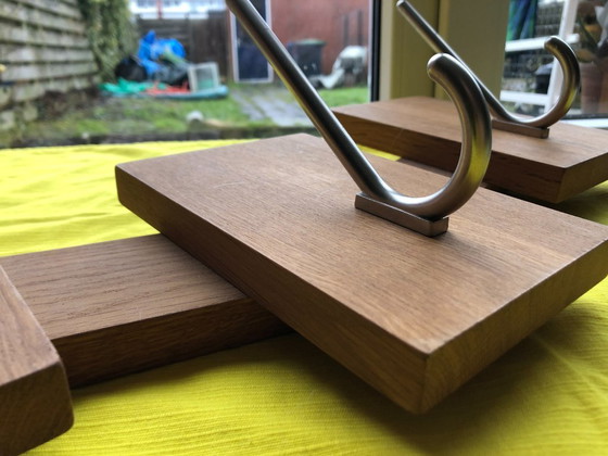 Image 1 of Appendiabiti da parete vintage in legno massello con 5 ganci - 94 cm