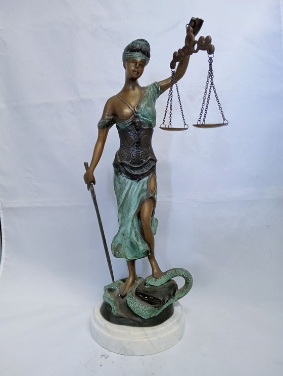 Bronze Sculpture of Lady Justice on a Marble Pedestal, Brown, Klassiek (photo 2 of 9)