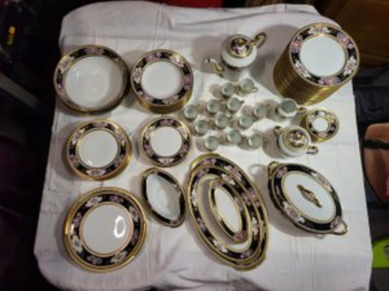 Image 1 of Ancienne Manufacture Royale de Limoges Porcelain and Gold Tableware France 1980 Set of 75
